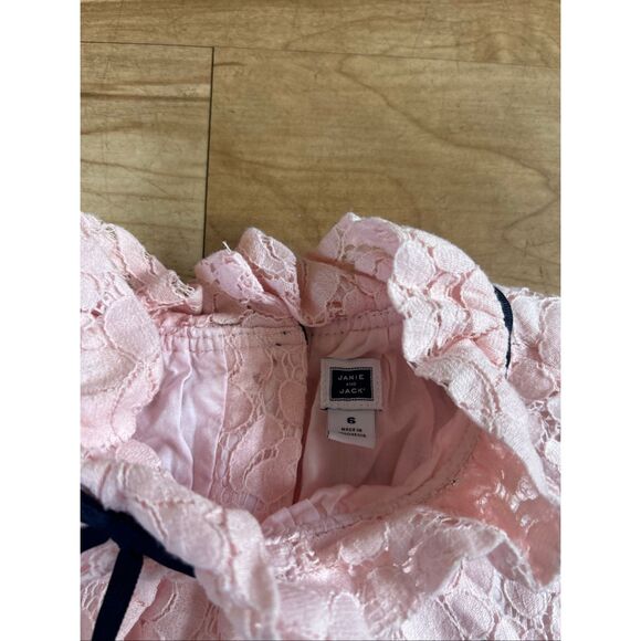 Jeanne and Jack lace dress - Picture 7 of 8